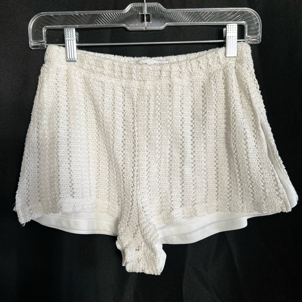 🌞 BERSHKA Ecru Crocheted Micro Shorts | Women’s Small EUC